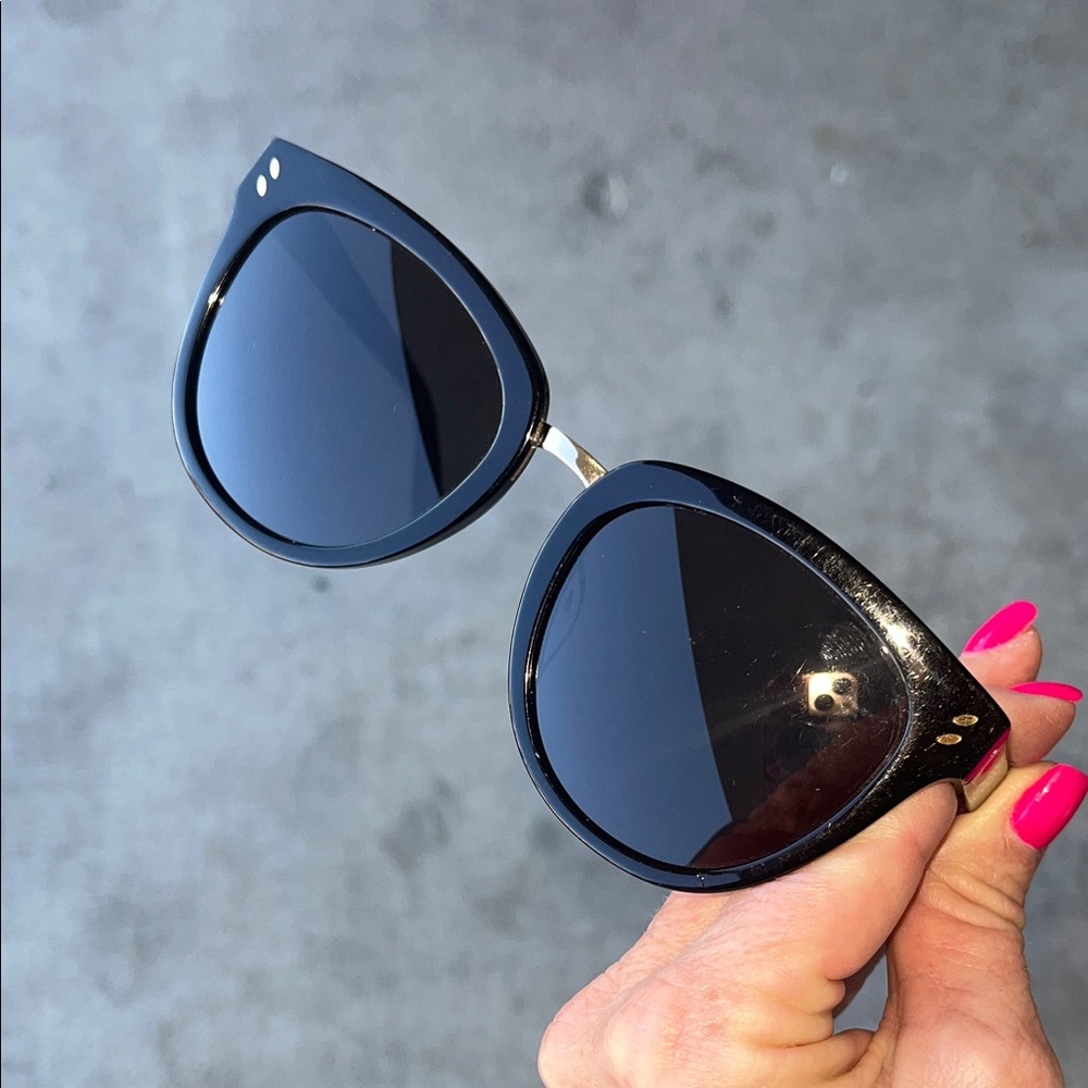 Stella Mccartney Black Cat-Eye Sunglasses Stylish Flair
